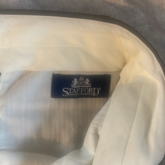 Mens 48R Stafford grey suit jacket with matching dress pants. - Picture 9 of 10